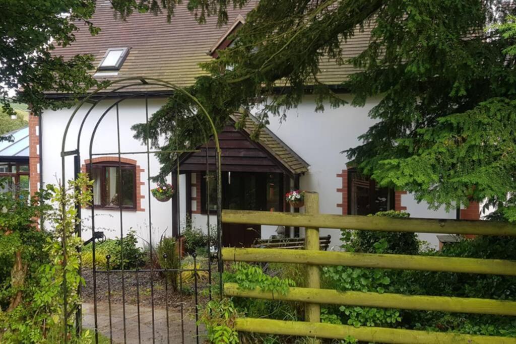 Rowan Cottages With Panoramic Views Of The Stiperstones And Walks On The Doorstep Шрусбъри Екстериор снимка